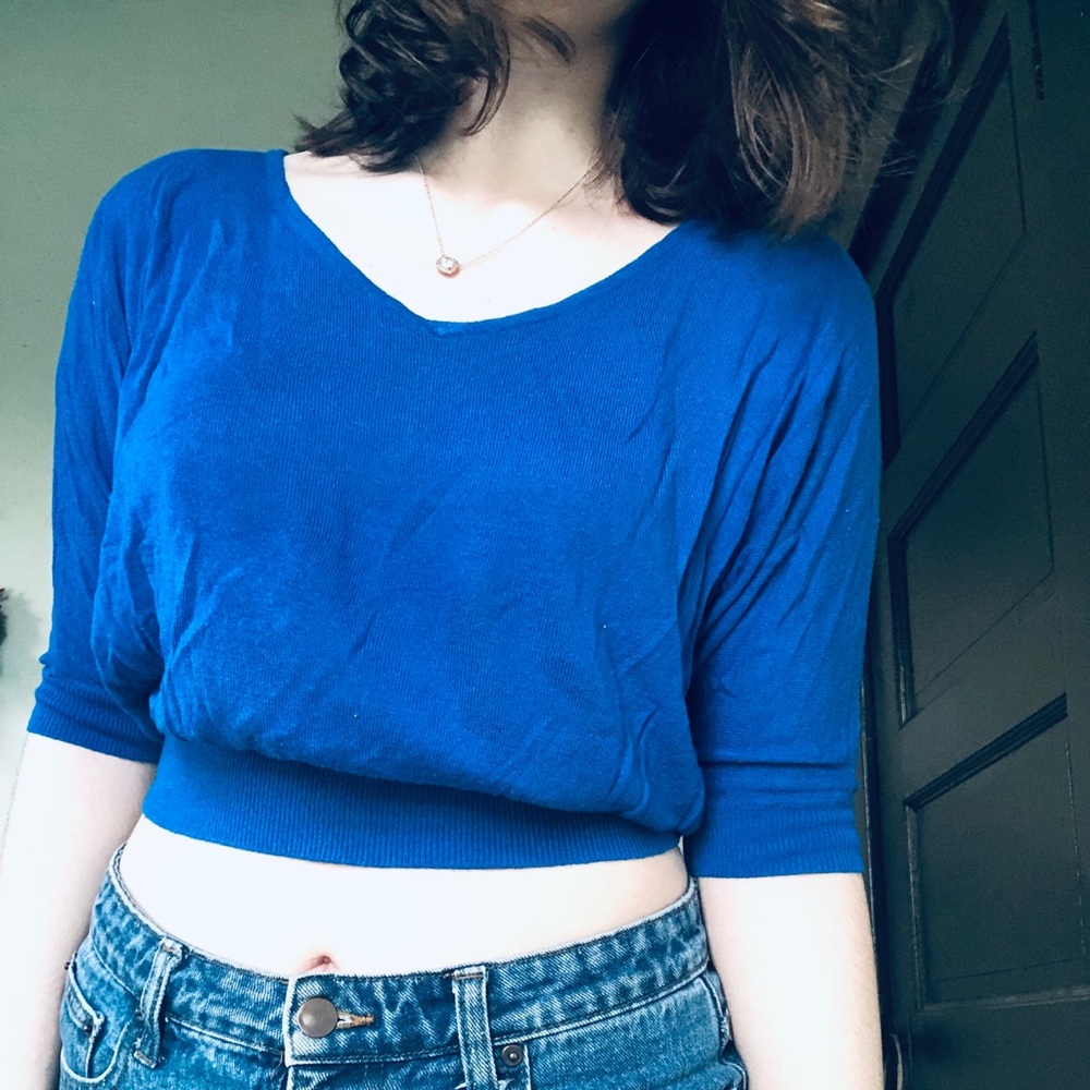 💙Cropped Open Back Express Sweater💙